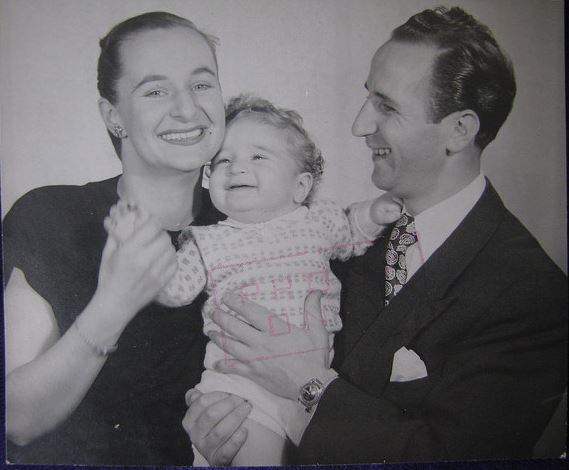 pnina-and-gerszon-gary-berkman-with-son-mark-melbourne-1950